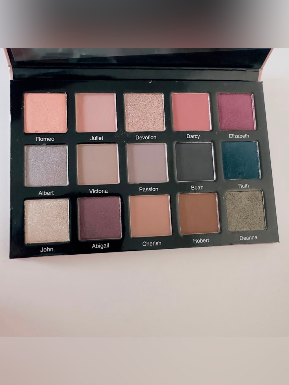 Like New Sydney Grace Enduring Love Eyeshadow Palette (Deep Version)